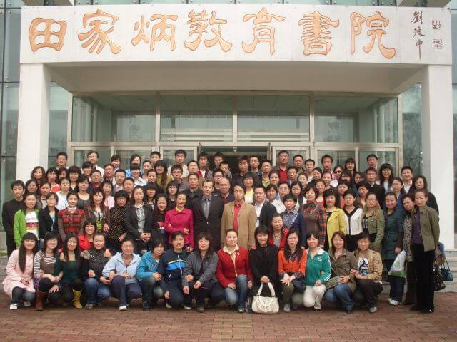 Christian Henrichs bei einem Vortrag und Seminar in Jilin, China